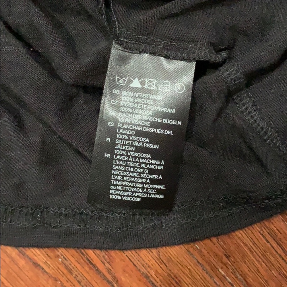 H&M Top - Picture 5 of 6